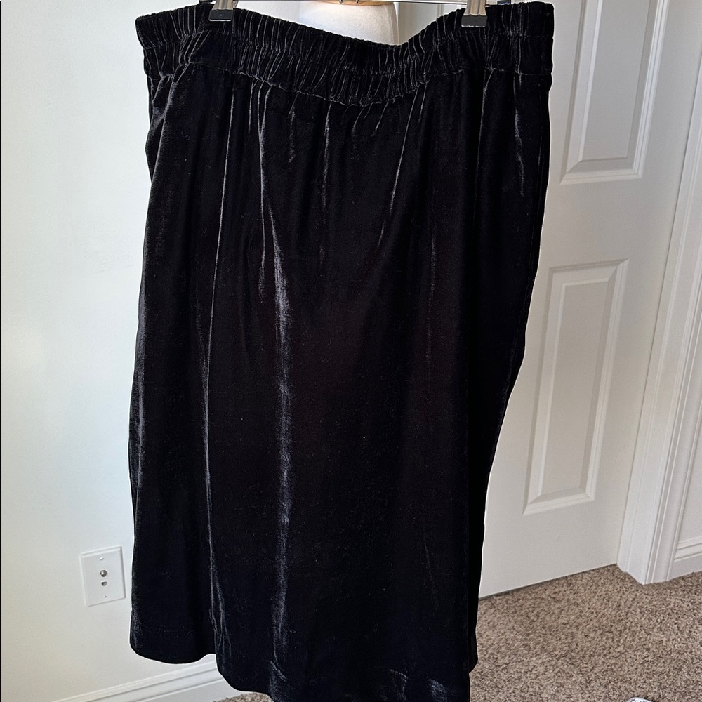 NWT J. Crew Black Velvet pull-on Skirt - Picture 4 of 5